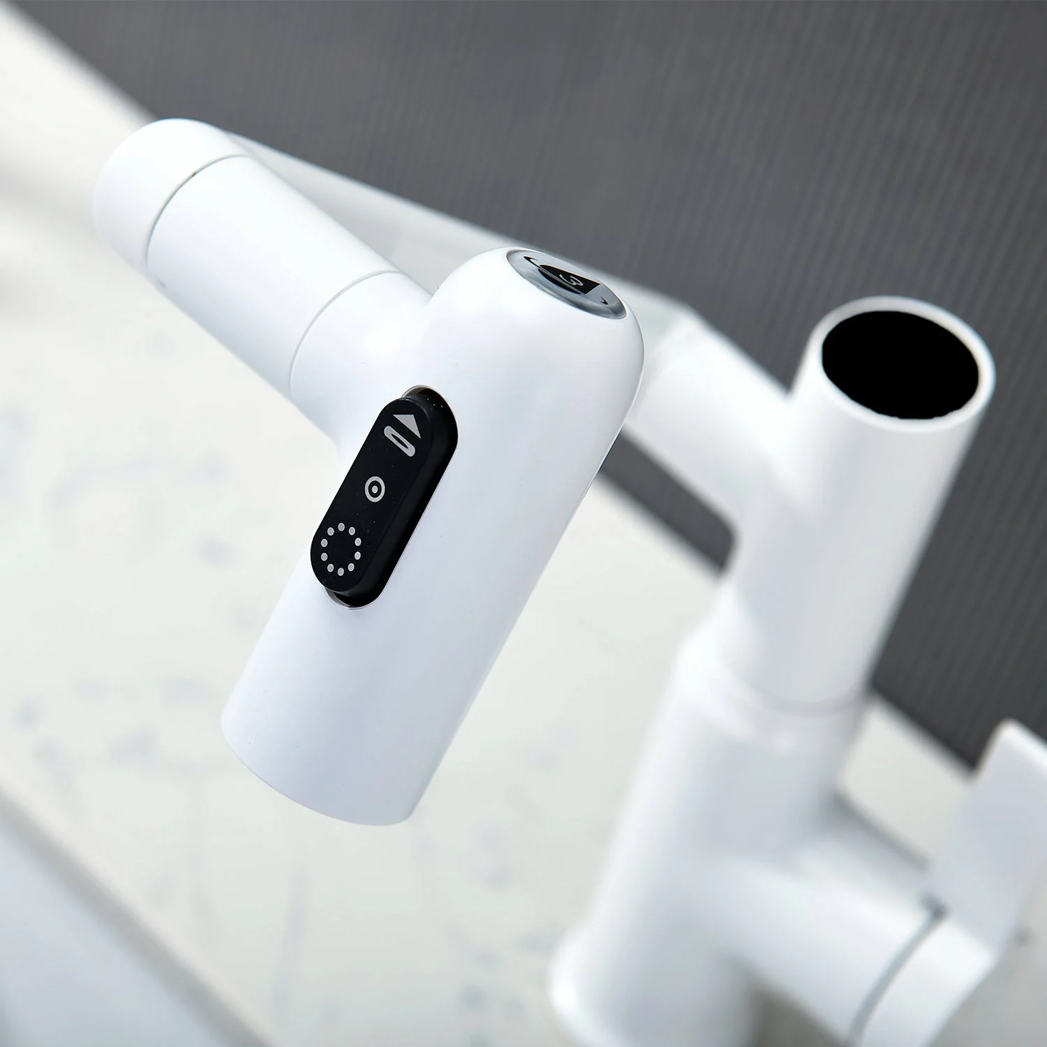 🎁Hot Sale 49% OFF⏳Single-Hole Rotatable Faucet with Temperature Display