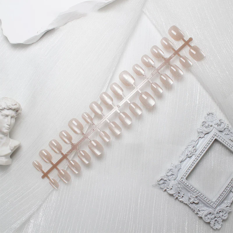 💫Cat Eye Press-On Nails Set – 3 Sizes