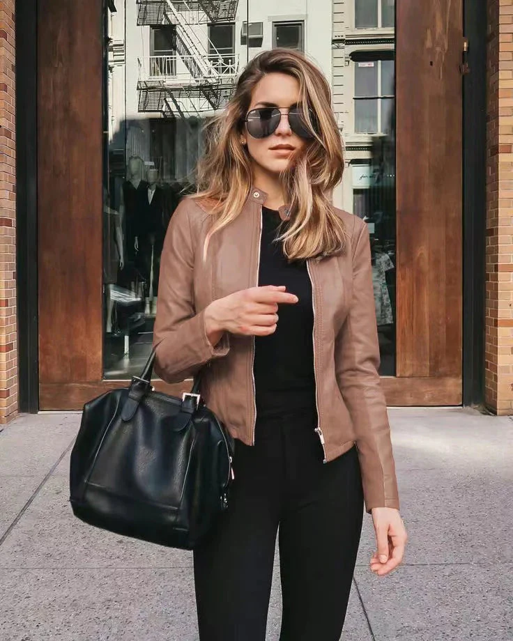 Women's autumn jacket in soft leather for everyday wear