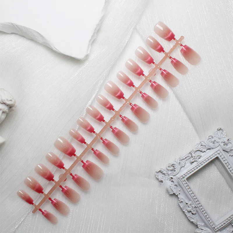 💫Cat Eye Press-On Nails Set – 3 Sizes