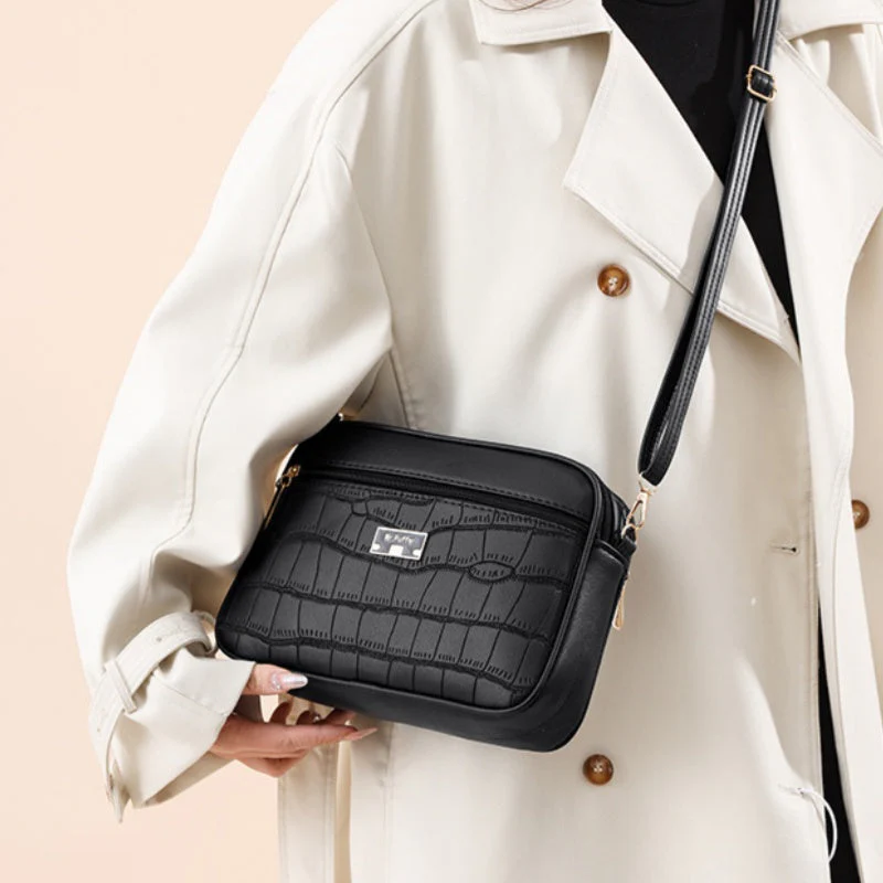 👜Women's Fashion Simple Faux Leather Crossbody Bag