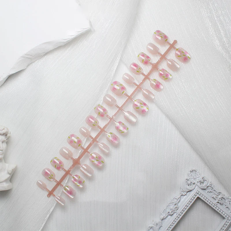 💫Cat Eye Press-On Nails Set – 3 Sizes