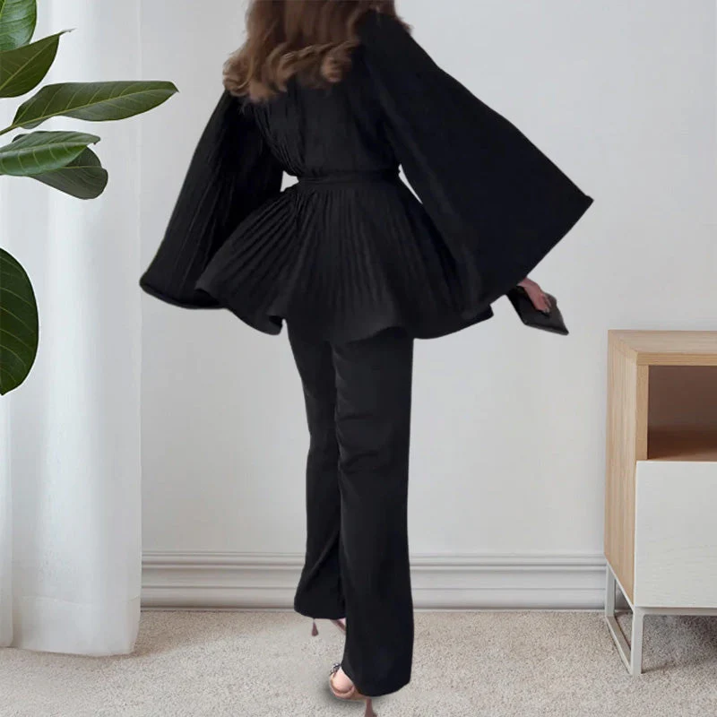 ✈️Free Shipping📦Two-Piece Suit Made Of Pleated Fabric